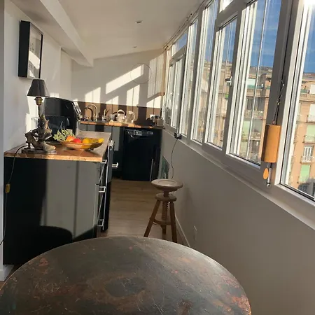 Grand Zen A Cote De La Promenade Des