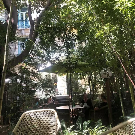 Grand Zen A Cote De La Promenade Des * ニース